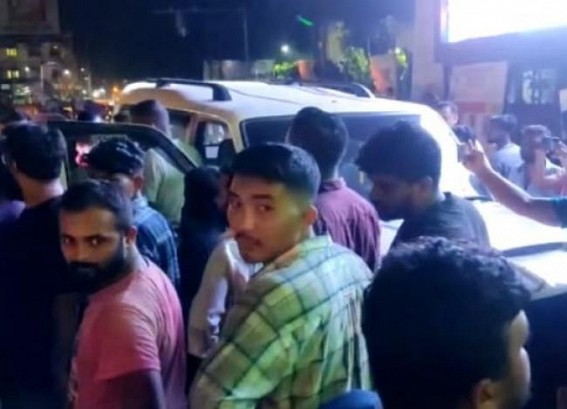 A Rickshaw and a Scorpio collided head-on in North Gate area : 3 Injured A Rickshaw and a Scorpio collided head-on in North Gate area : 3 Injured